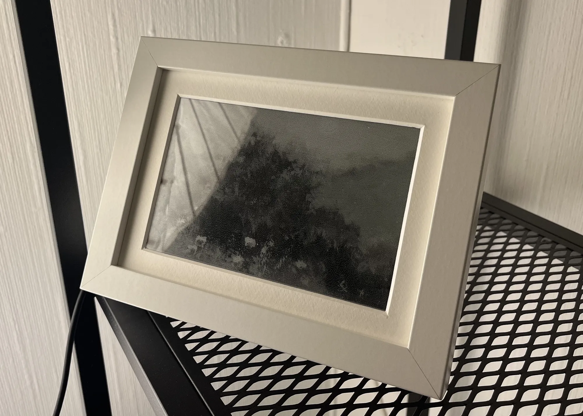 ShareFrame-Bilderrahmen mit E-Paper-Display